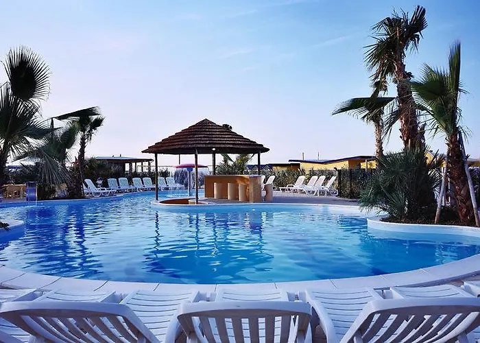 מלון Europa Village