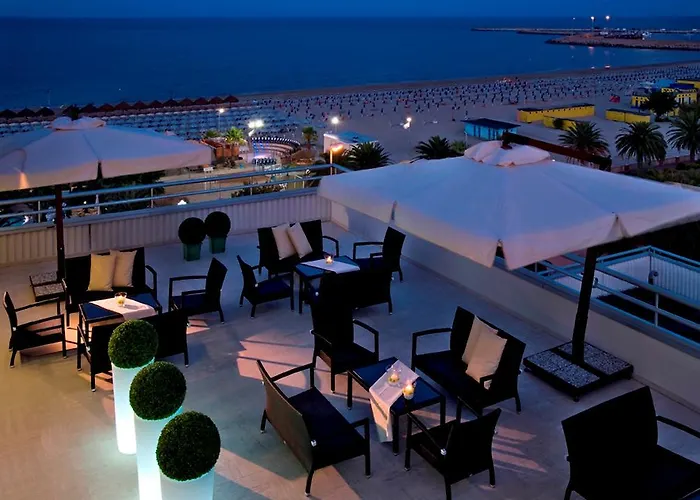 מלון Europa Village