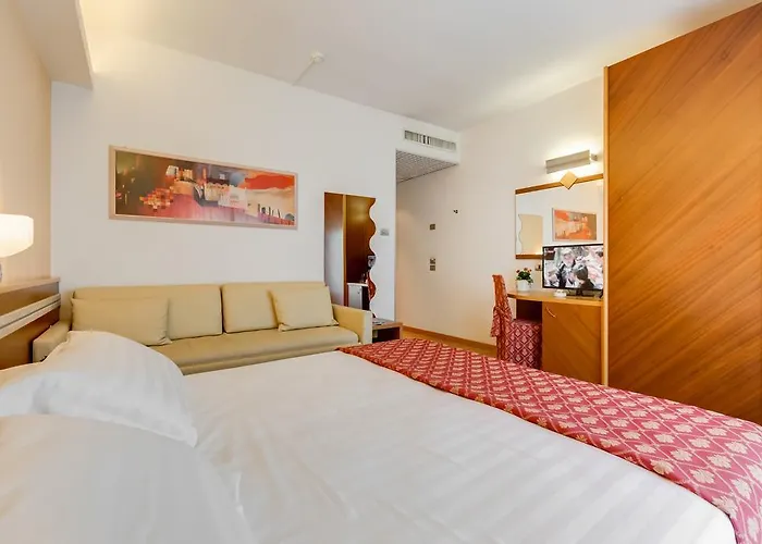 Europa Village 4* ג'וליאנובה