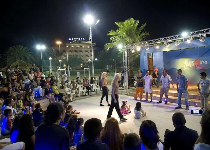 מלון Europa Village ג'וליאנובה