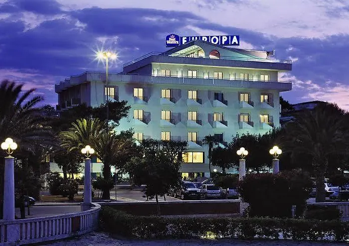 מלון Europa Village 4*