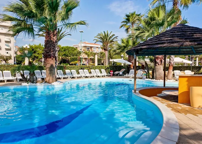 מלון Europa Village 4*