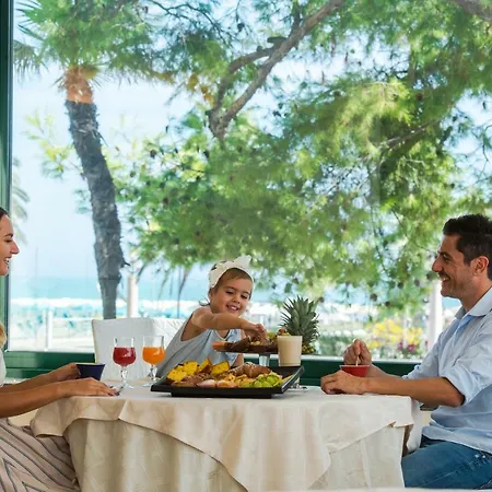 Отель Europa Village 4*
